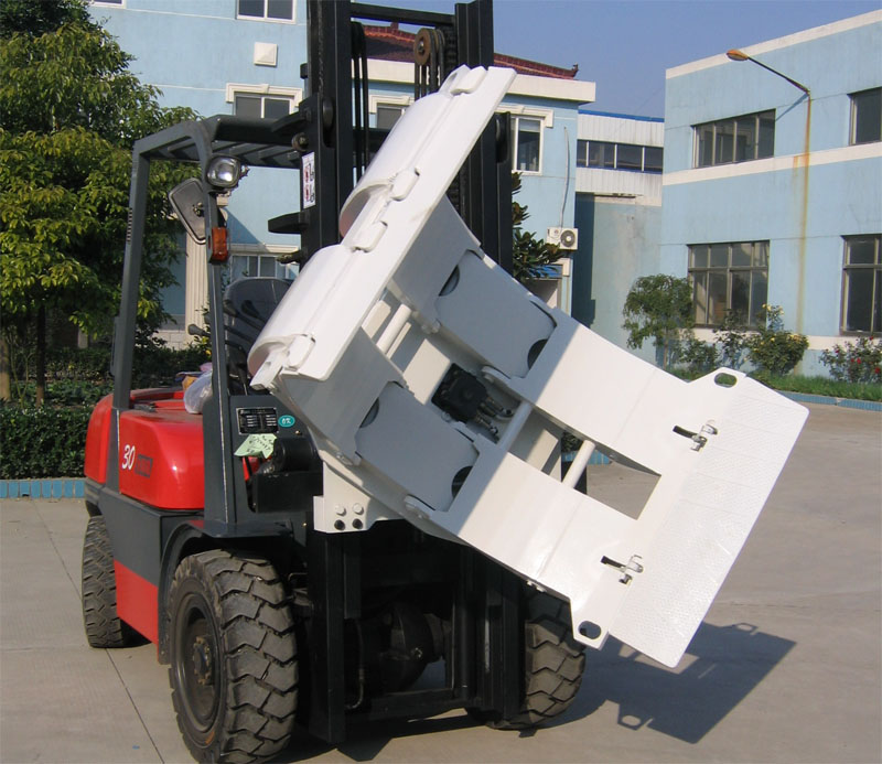Forklift clamp for big roll paper